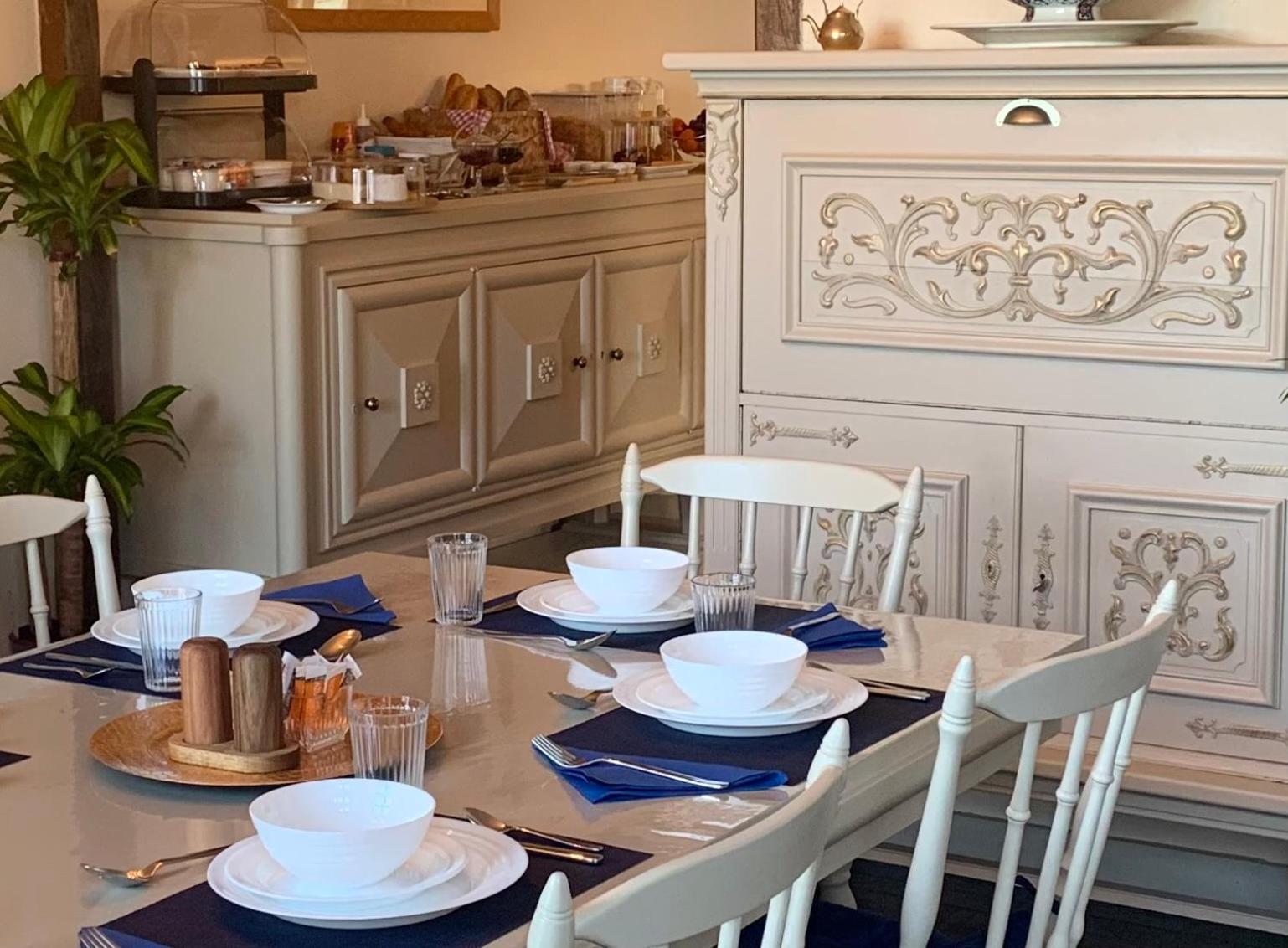 Chateau De Couette-café Saint-James